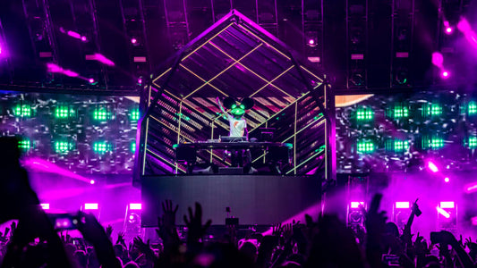 The Differences Between DJs’ Festival, Nightclub, and Tour Sets